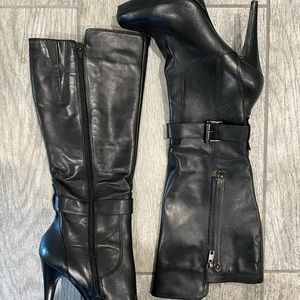 Woman’s Nine West boots